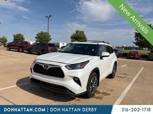 2023 Toyota Highlander XLE FWD's photo