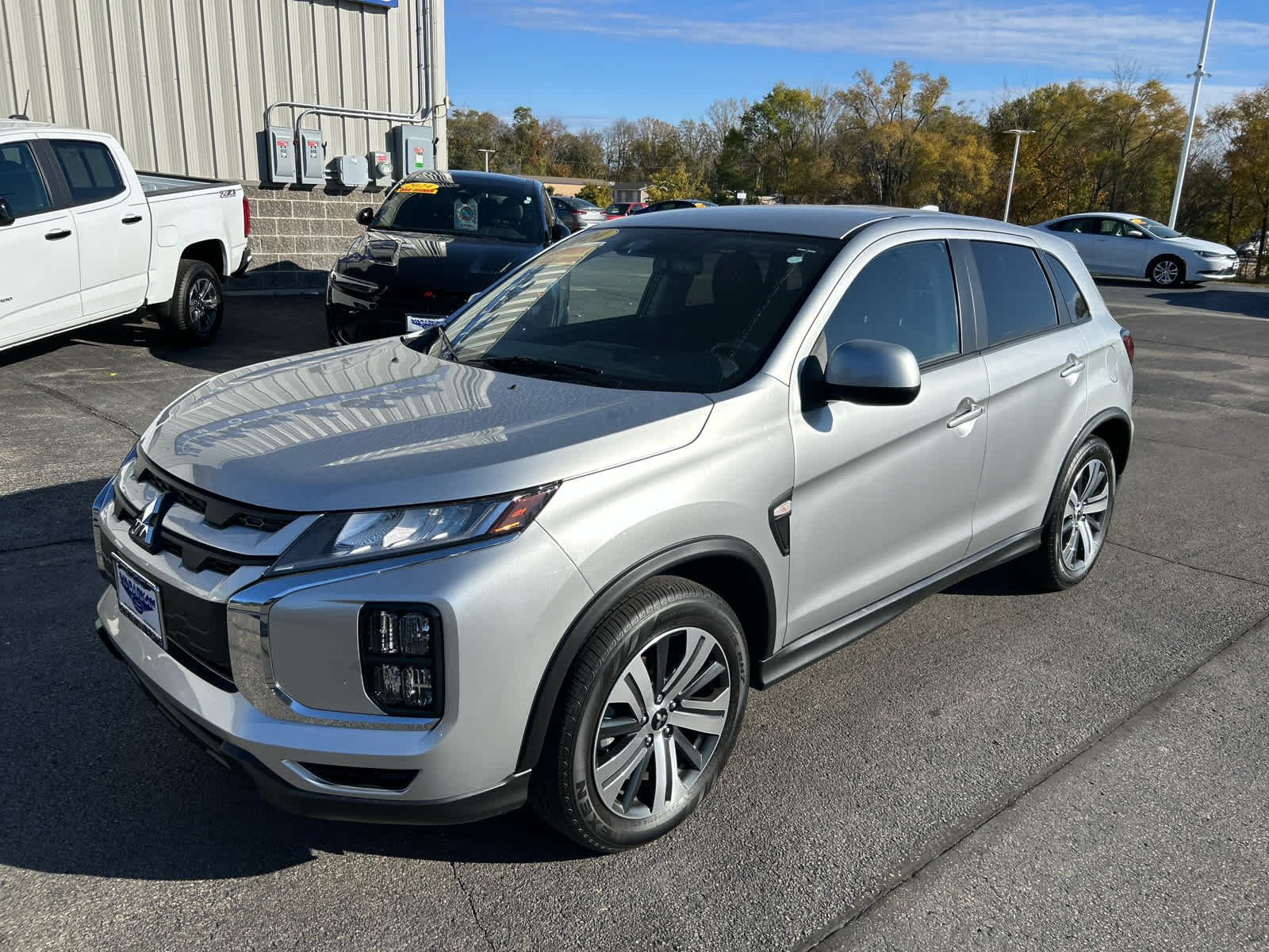 2024 Mitsubishi Outlander Sport ES photo 4