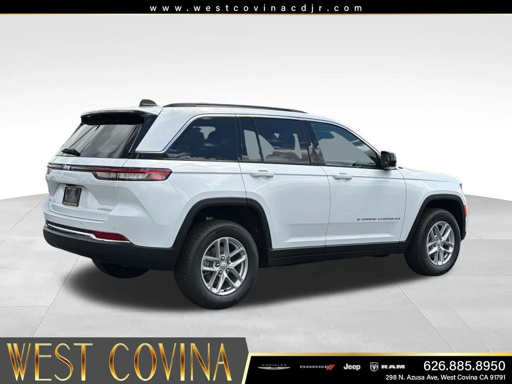 New 2026 Bright White Clearcoat Jeep Laredo X image 5