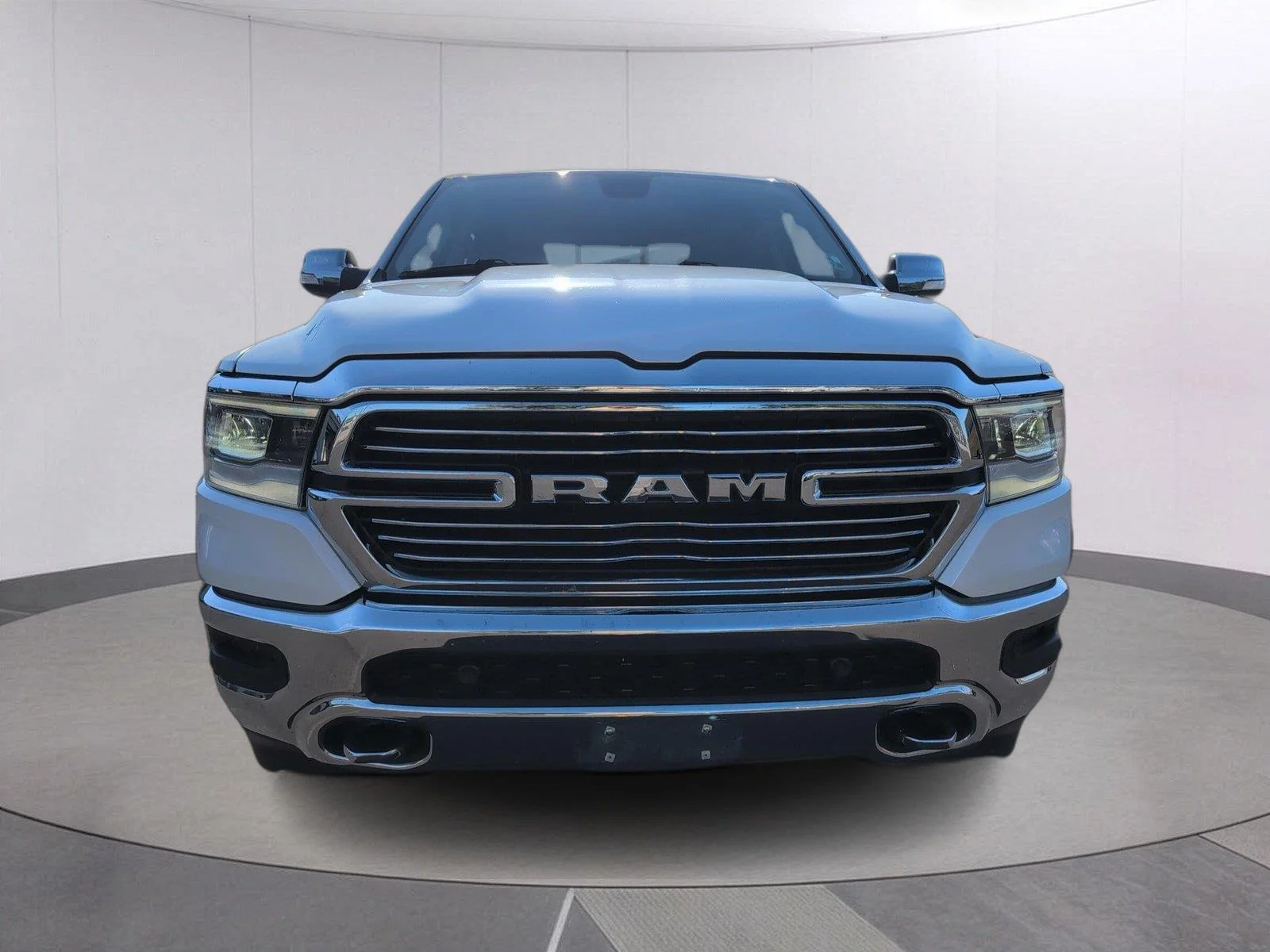 Used 2019 Ivory White Tri-Coat Pearlcoat Ram Laramie image 8