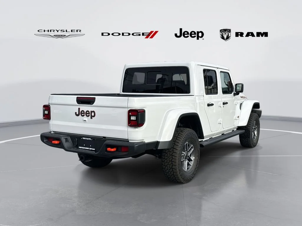 New 2026 White Jeep Mojave image 3