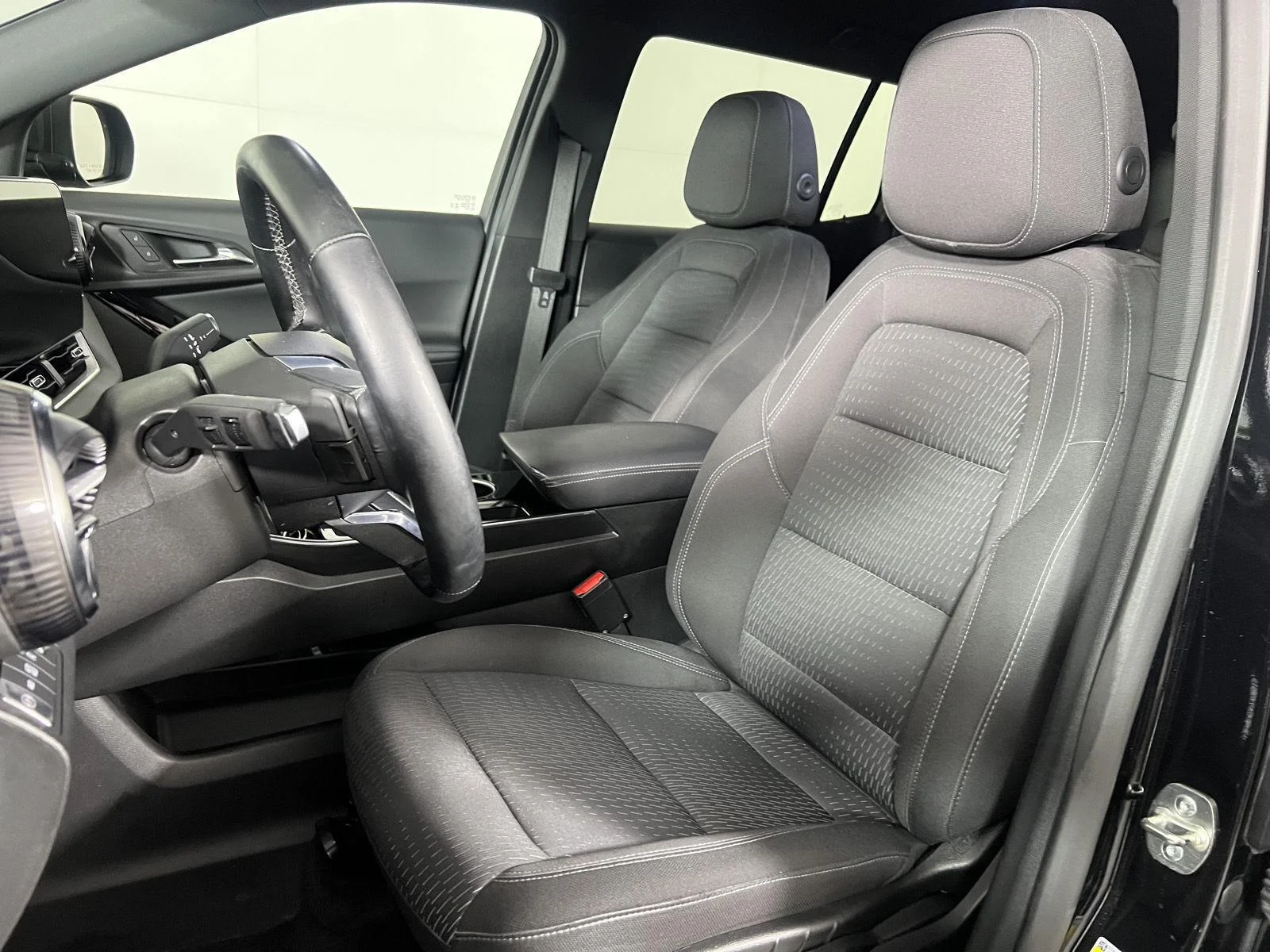 Used 2025 Mosaic Black Metallic Chevrolet LT image 25