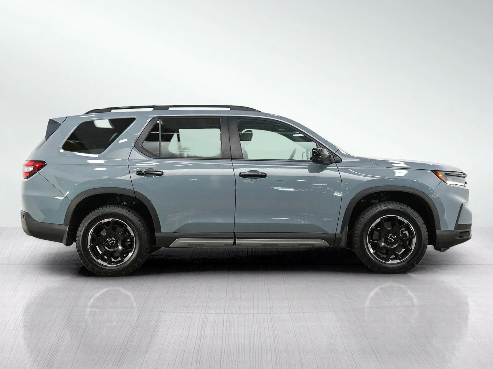 Used 2025 Sonic Gray Honda TrailSport AWD image 6