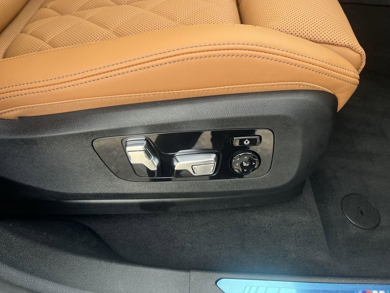 New 2027 Mineral White Metallic BMW xDrive40i image 38