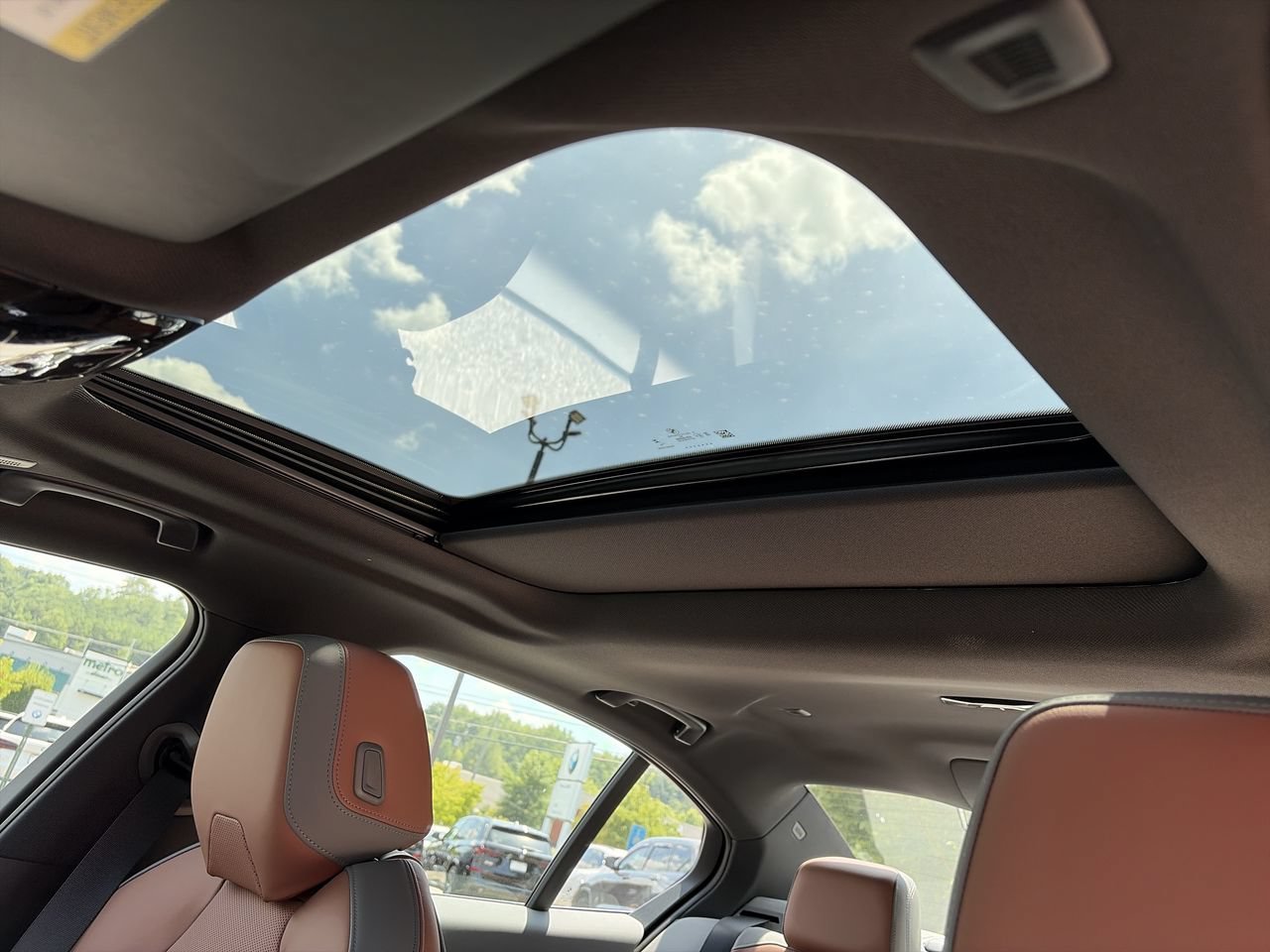 New 2027 Black Sapphire Metallic BMW 530i image 30