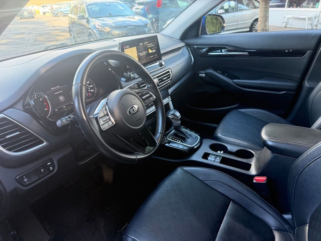 Used 2021 Neptune Blue Kia SX image 12