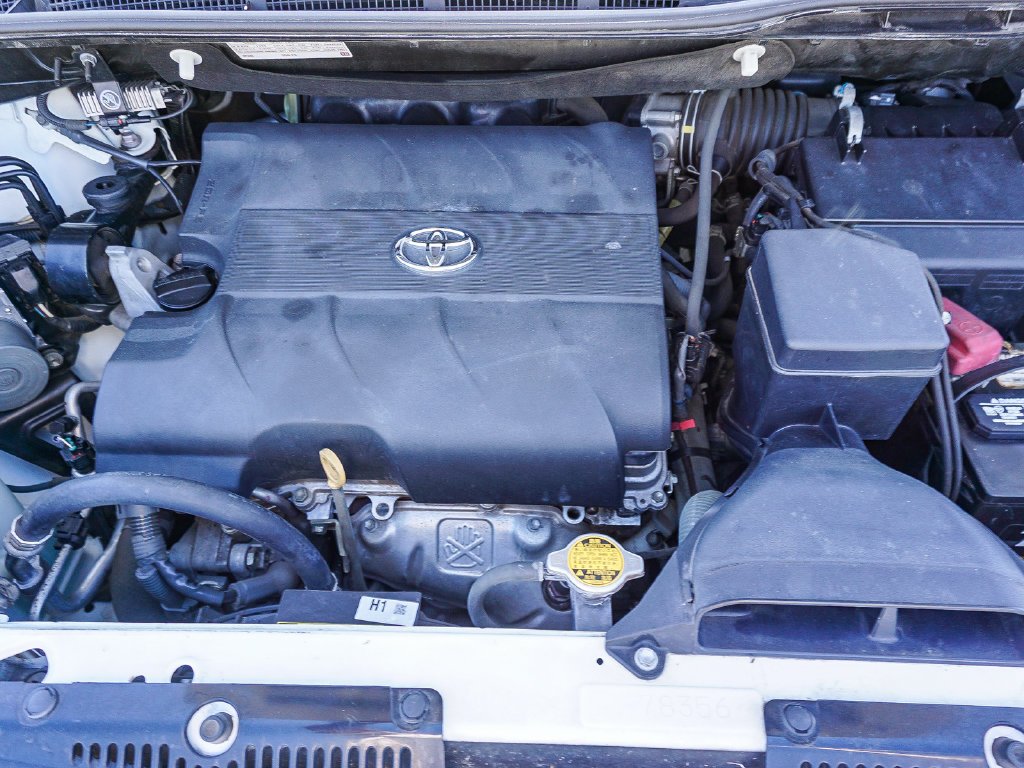 Used 2016 White Toyota SE image 25