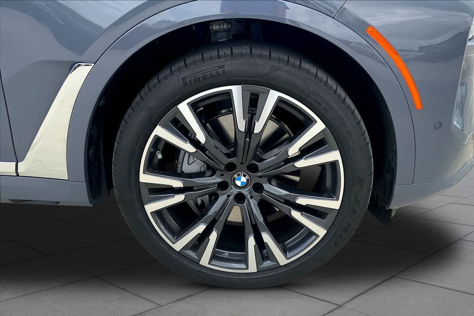 Used 2026 Sparkling Copper Metallic BMW xDrive40i image 18