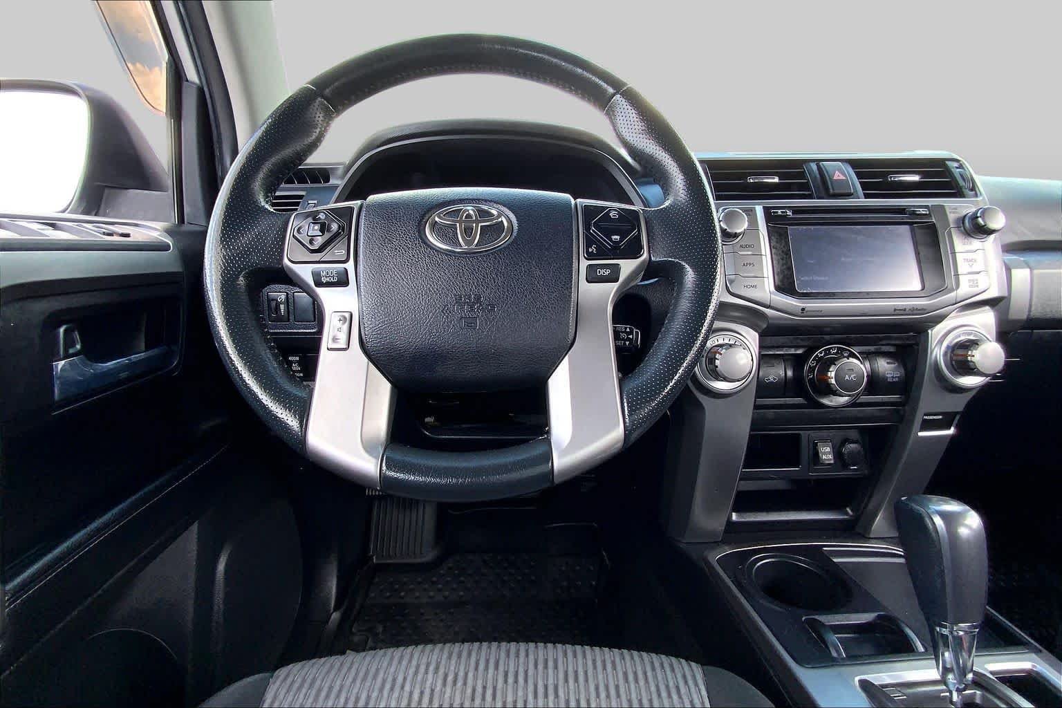 Used 2016 Classic Silver Metallic Toyota SR5 image 6