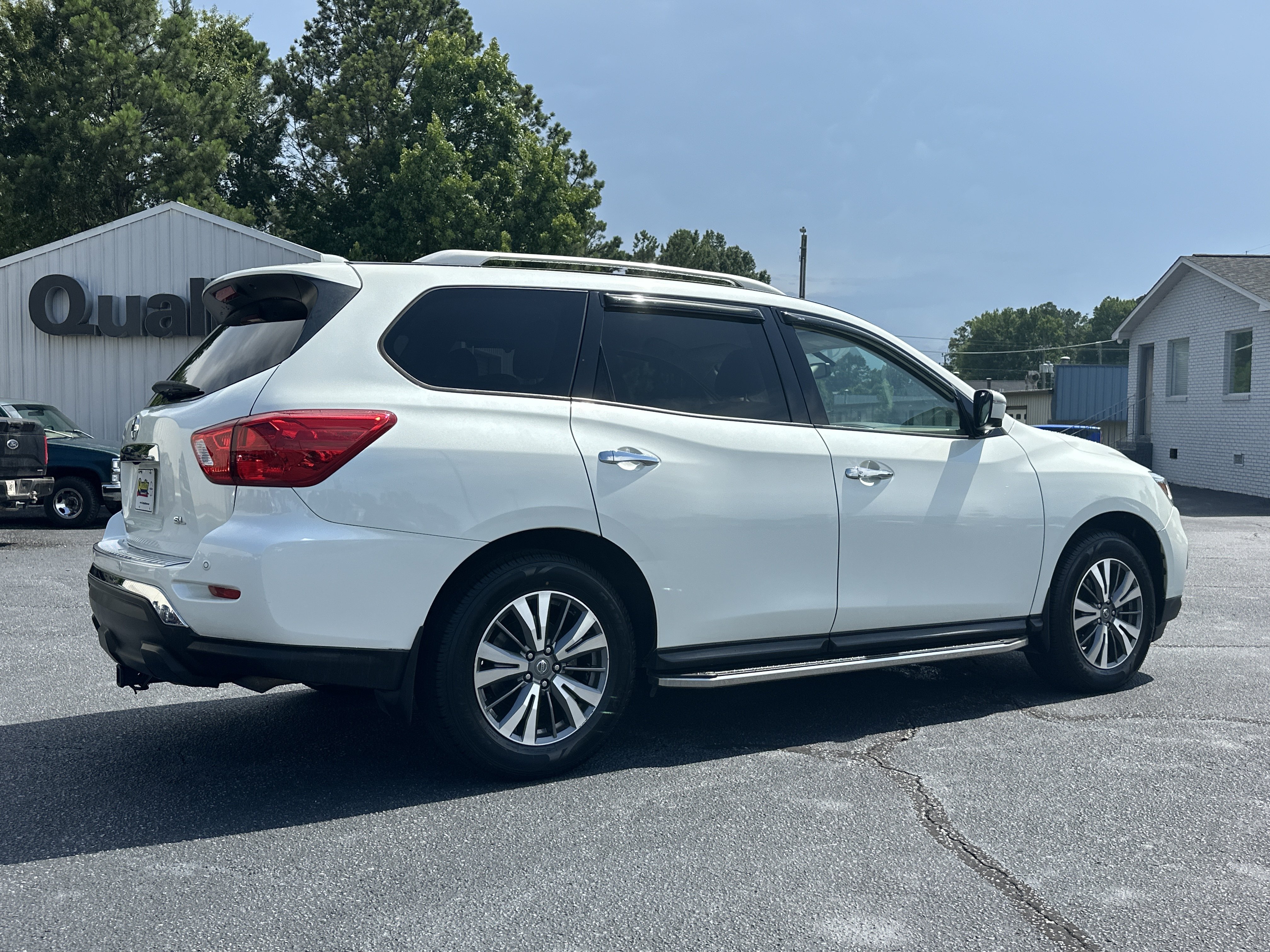 Used 2020 Pearl White Tricoat Nissan SL image 8
