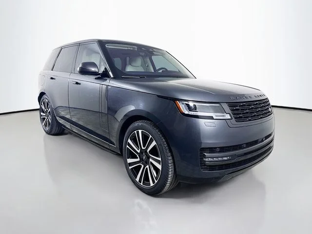 Used 2023 Gray Land Rover SE image 3