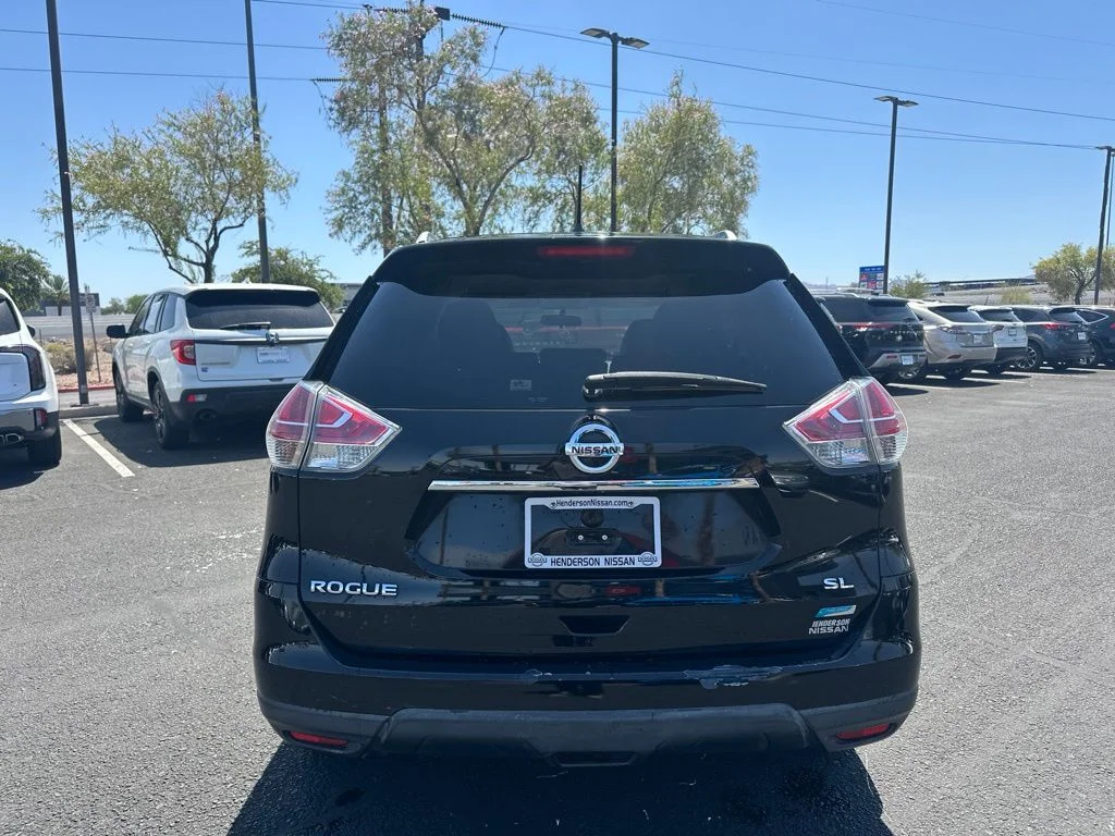 Used 2014 Black Nissan SL image 5