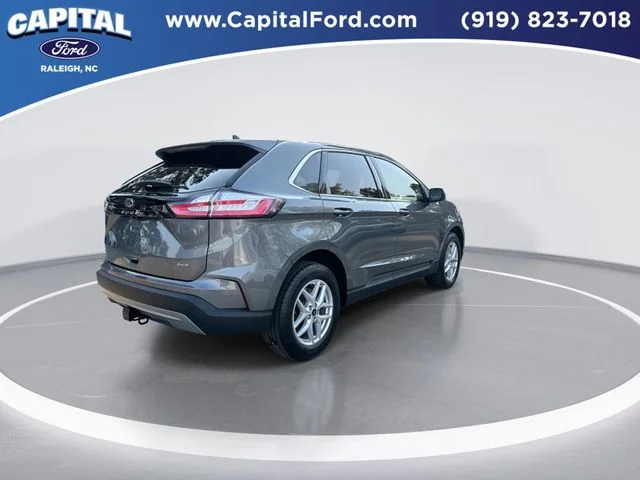 Used 2023 Gray Ford SEL image 8