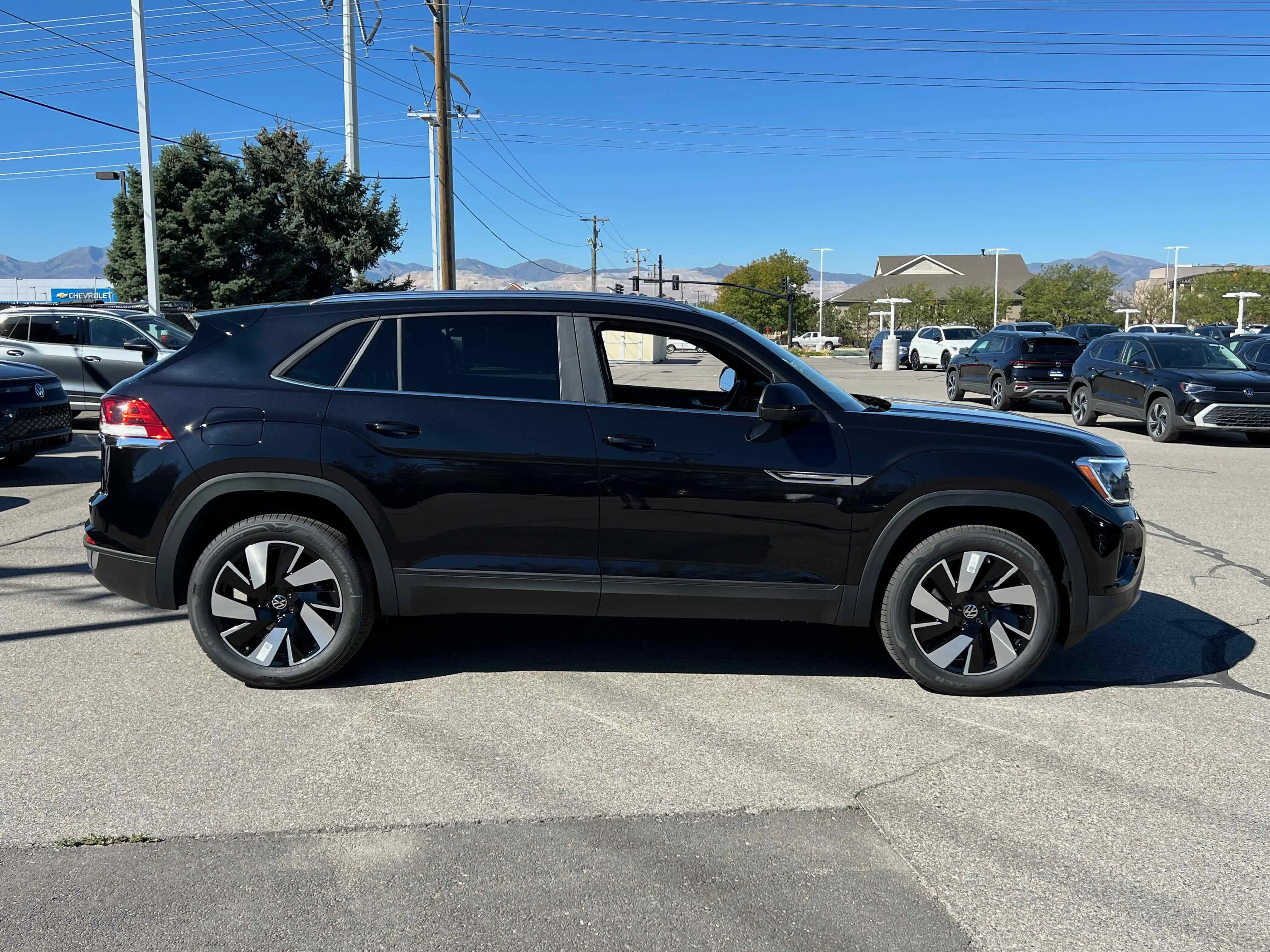 New 2026 Deep Black Volkswagen 2.0T SE w/Technology image 8