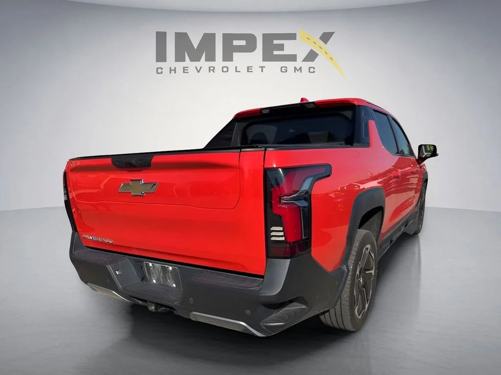 Used 2026 Habanero Orange Chevrolet LT - Max Range image 5