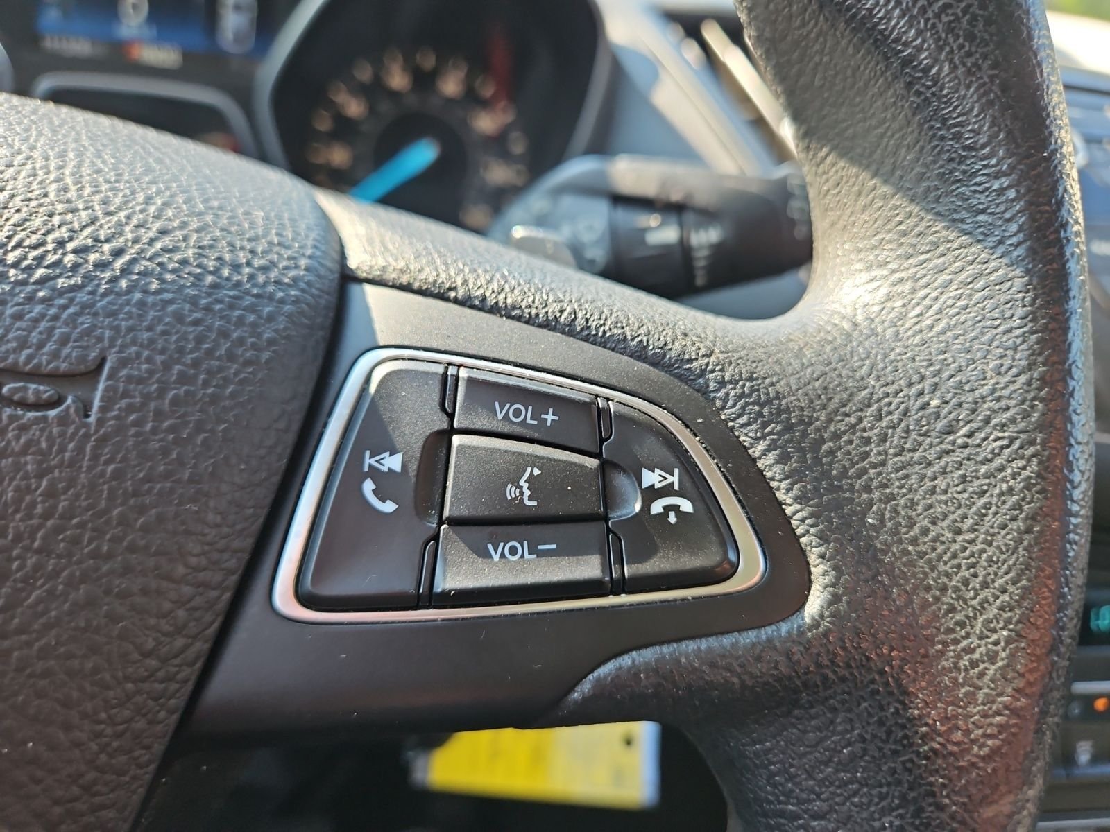 Used 2017 Gray Ford SE image 25
