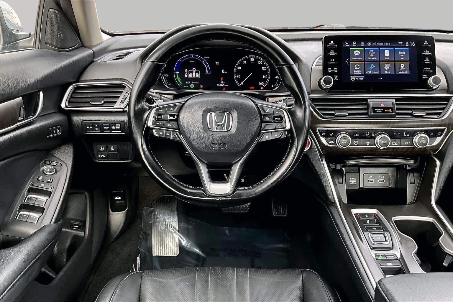Used 2022 Sonic Gray Pearl Honda Touring image 6