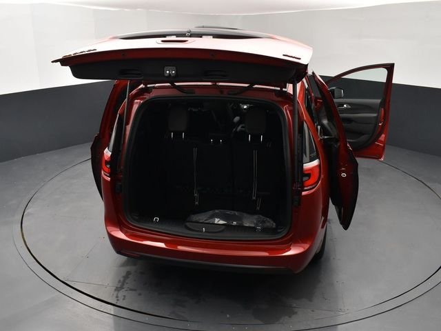 New 2026 Red Hot Pearl-Coat Exterior Paint Chrysler Select image 25