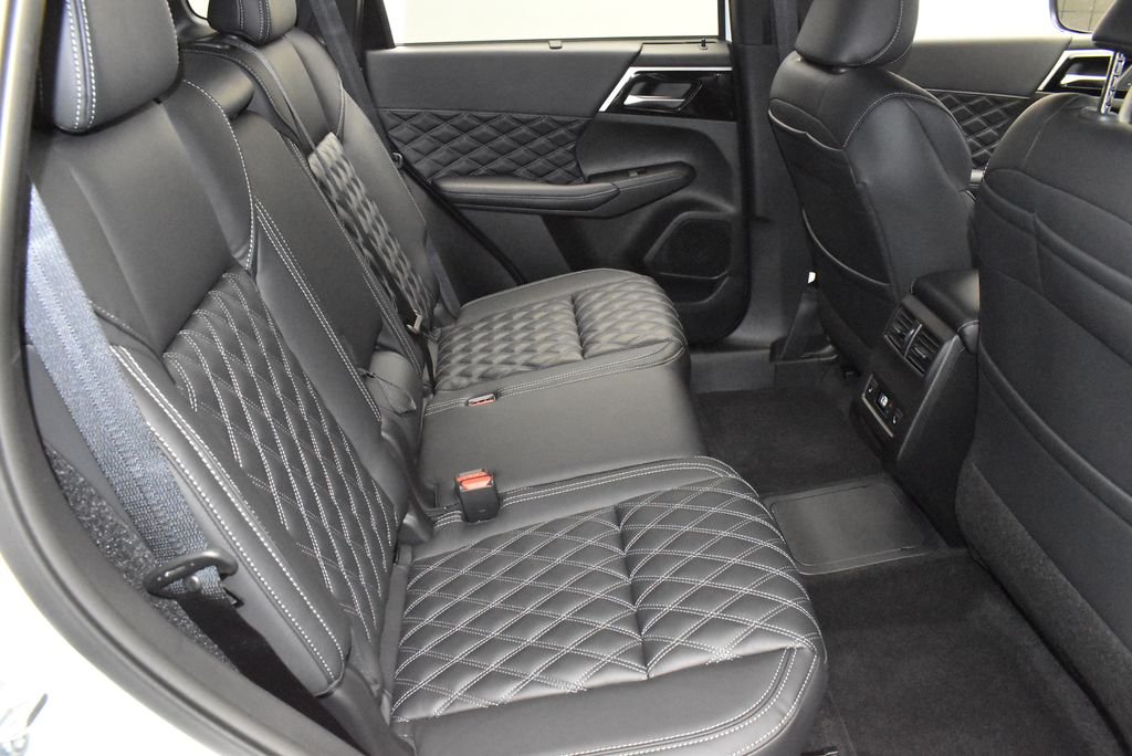 New 2026 White Nissan Platinum image 36