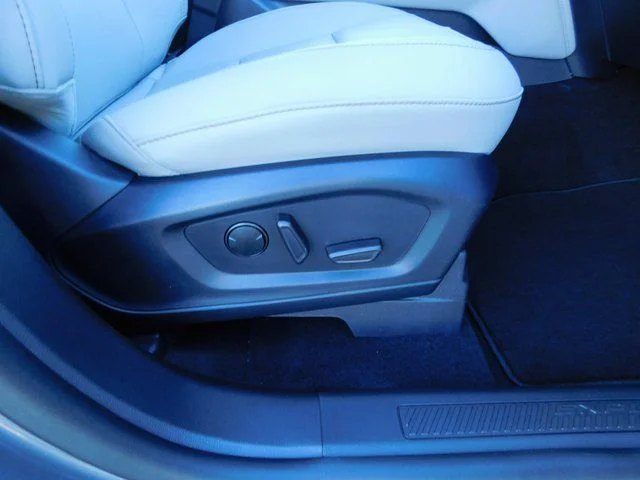 2026 Ford Explorer Active - Photo 18