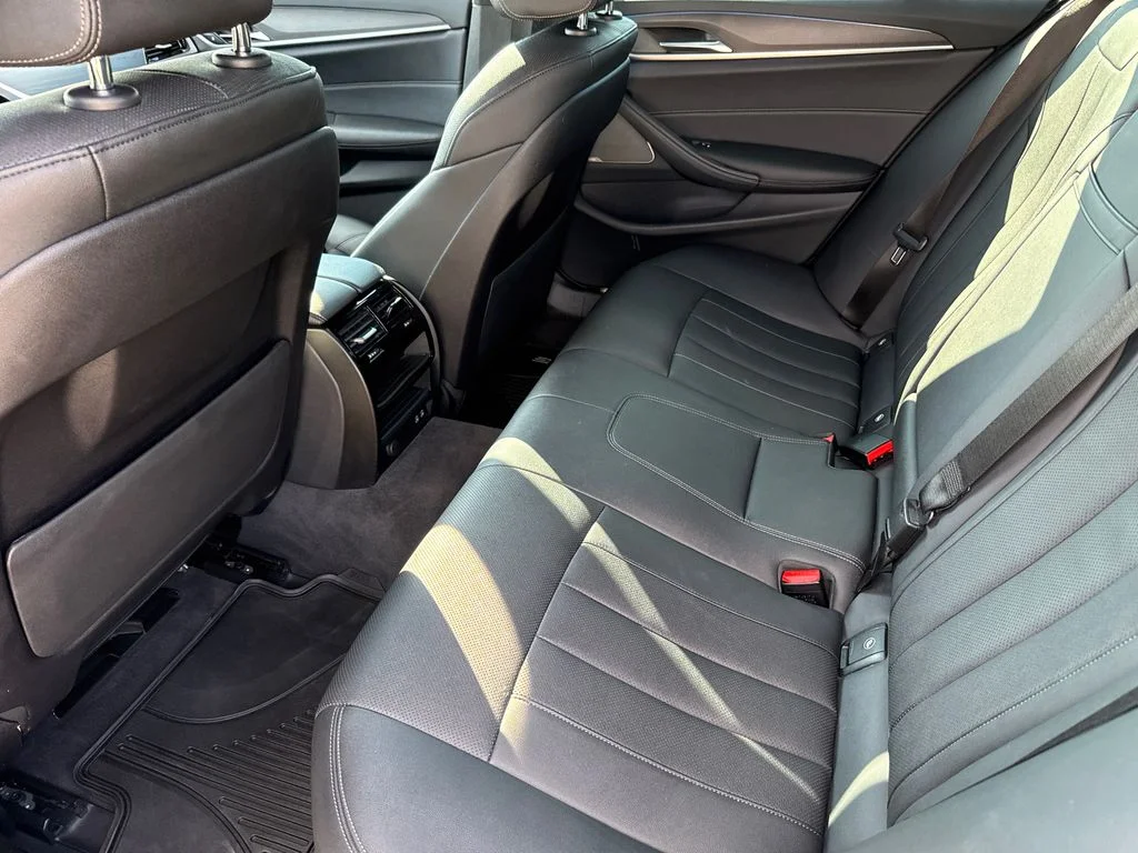Used 2022 Gray BMW 530e iPerformance image 18