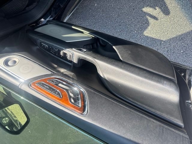 Used 2017 Black Lincoln Reserve image 8