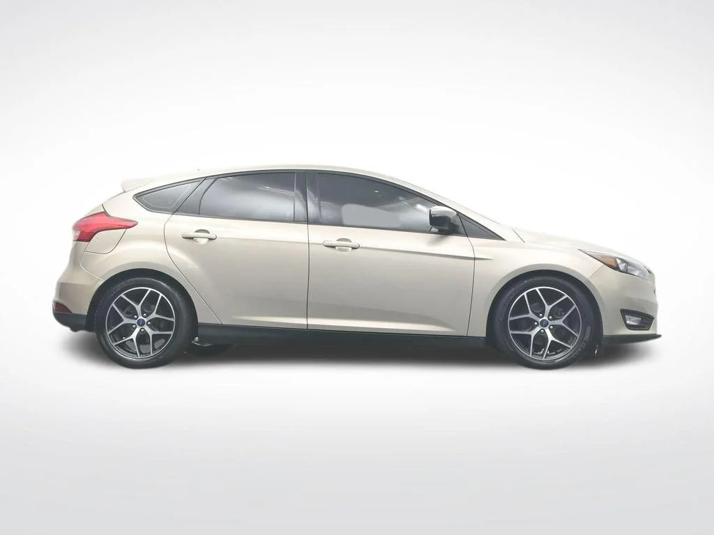 Used 2017 White Gold Metallic Ford SEL image 46
