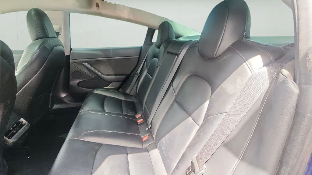 Used 2022  Tesla Base image 9