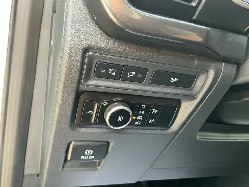 Used 2023 White Ford XLT image 30