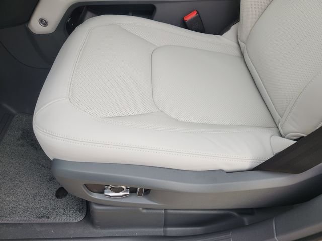 Used 2026 White Land Rover S image 15