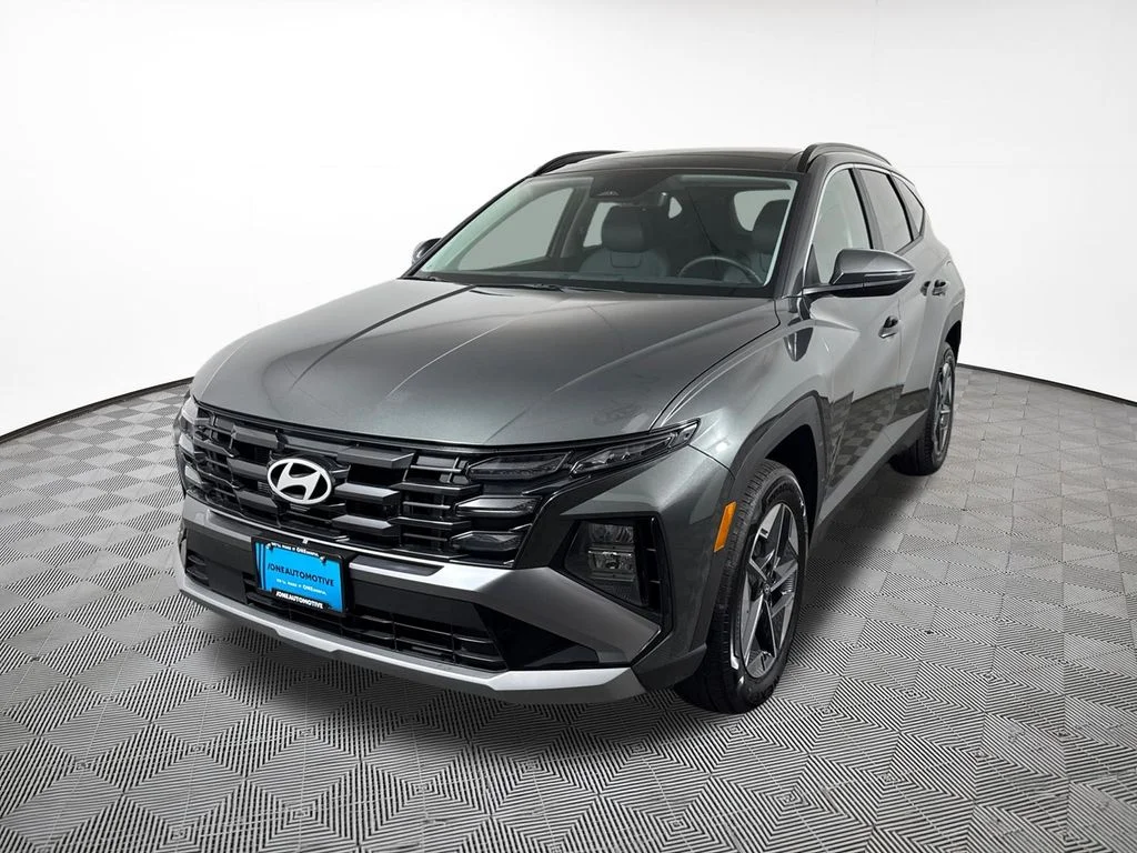 Used 2025 Gray Hyundai SEL Convenience image 1