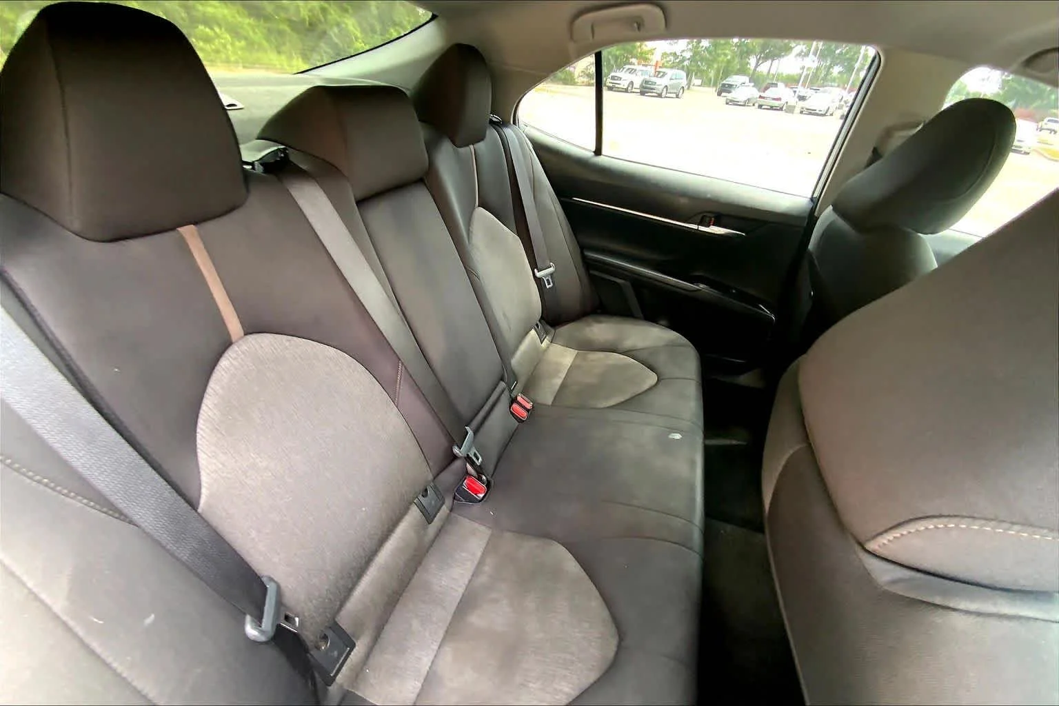 2020 Toyota Camry LE - Photo 20