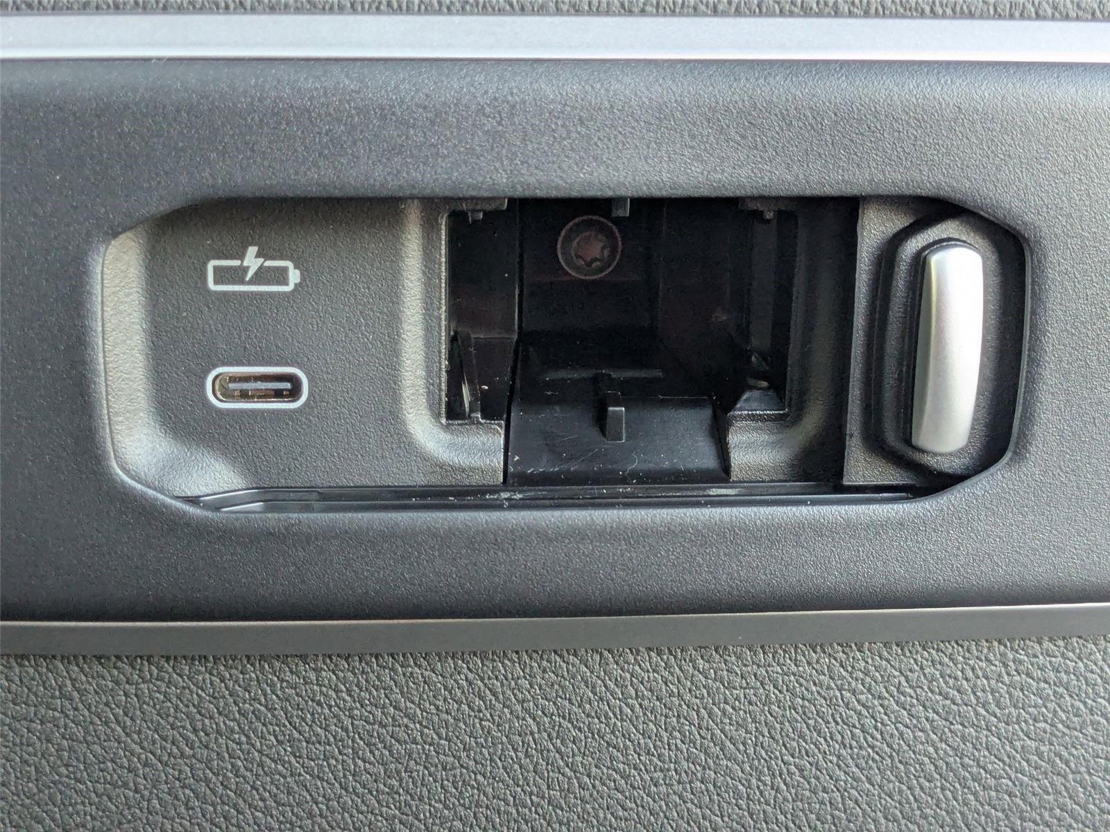 2026 BMW X5 50e - Photo 33