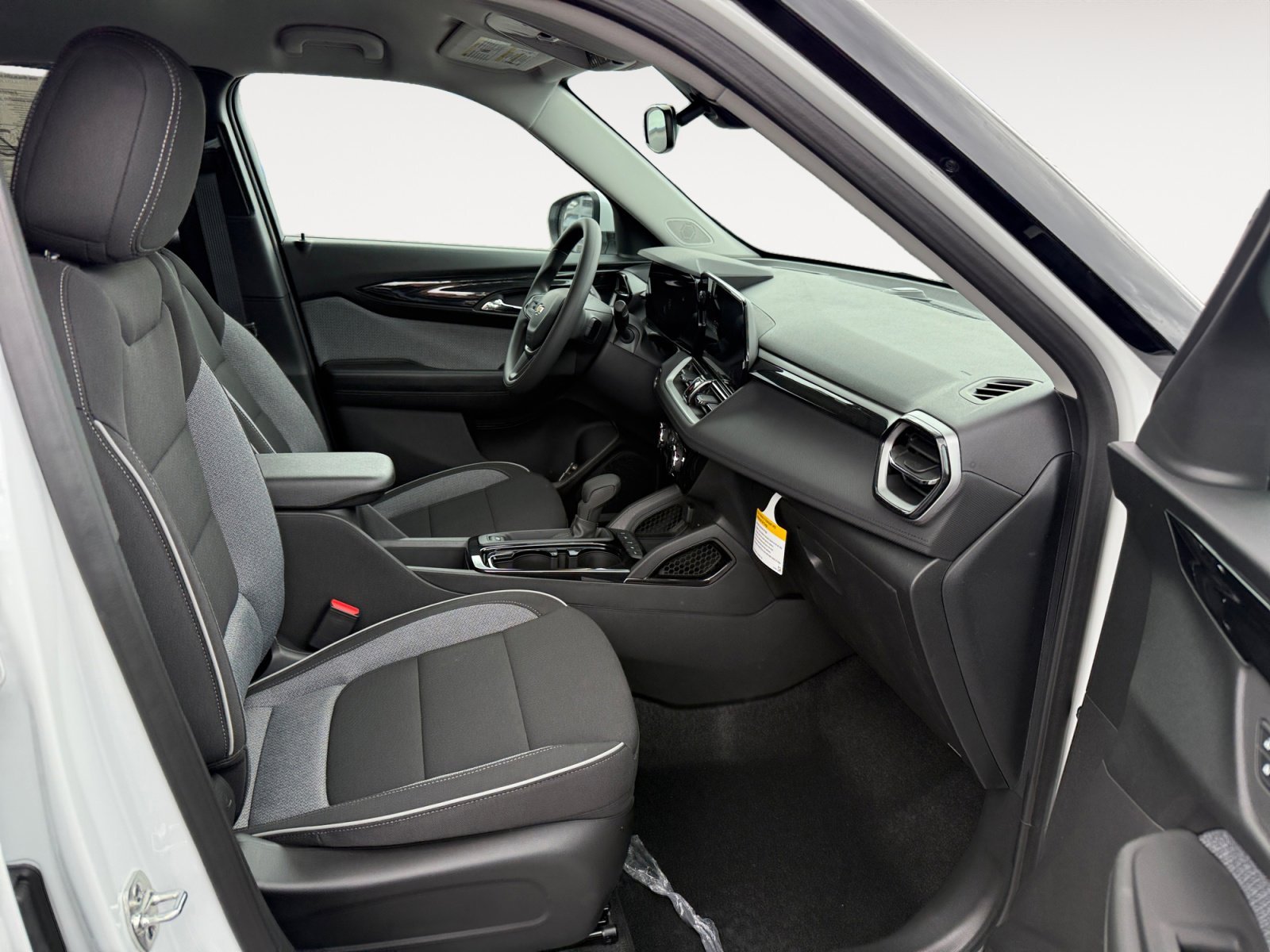New 2026 Summit White Chevrolet LT image 19