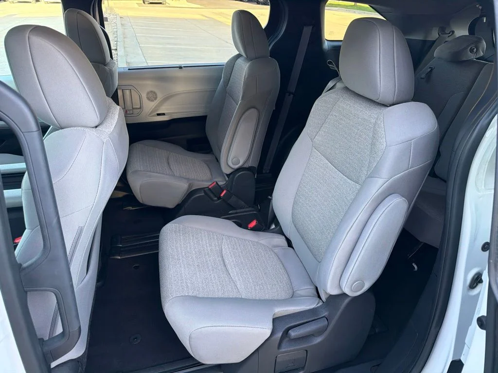Used 2025 White Toyota LE image 18