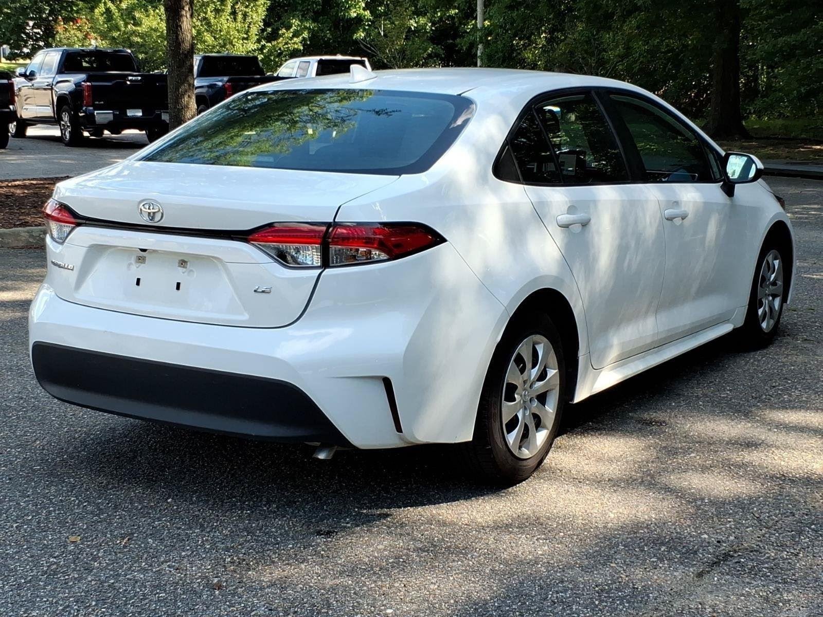 Used 2024  Toyota LE image 11