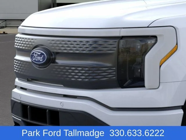 2025 Ford F-150 Lightning Flash - Photo 17
