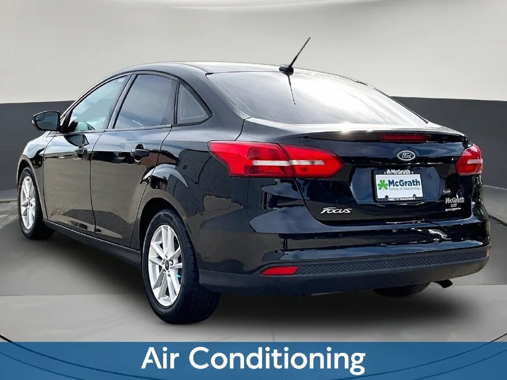 Used 2016 Black Ford SE image 5