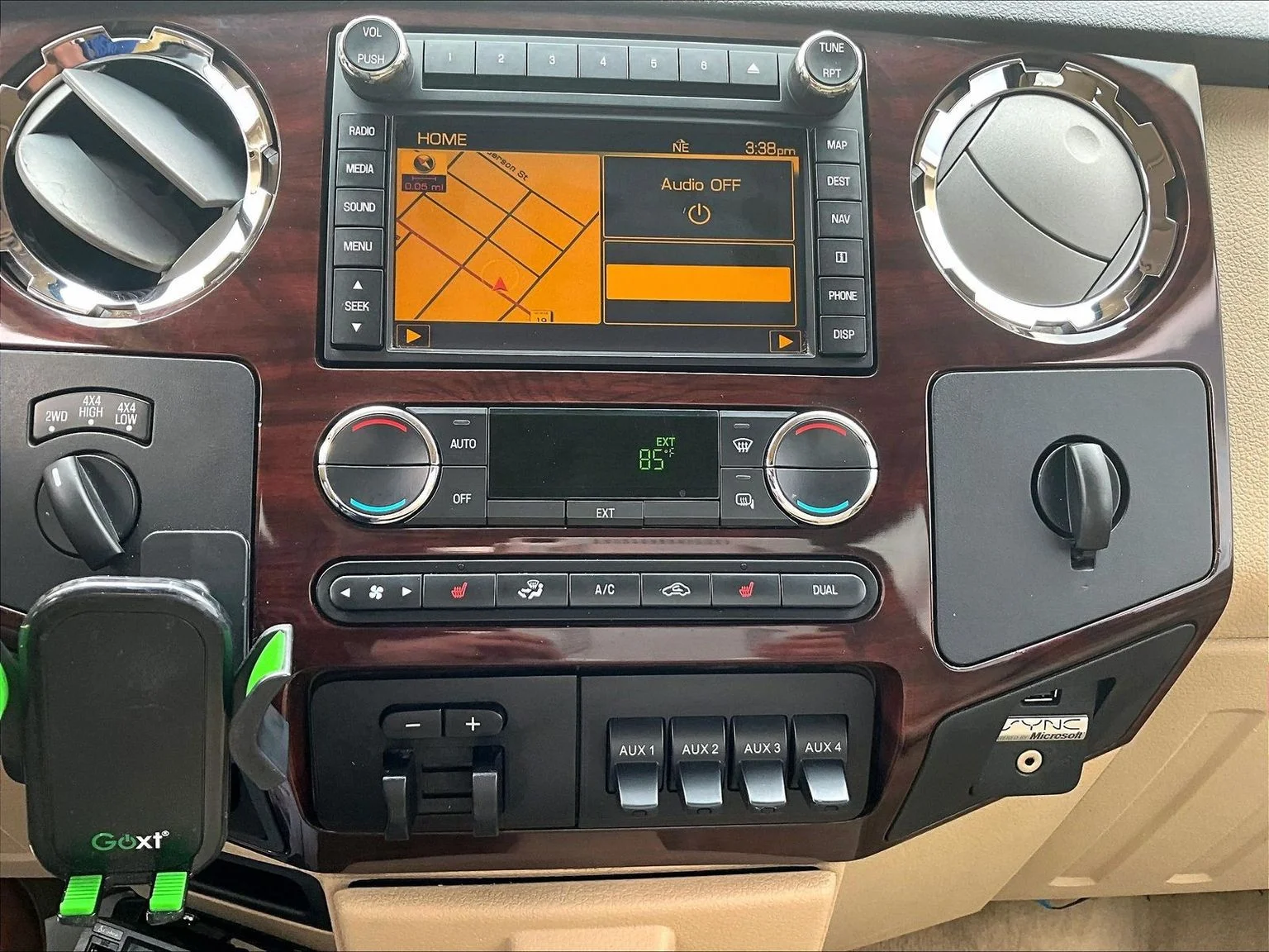 Used 2010 Black Ford Lariat image 29