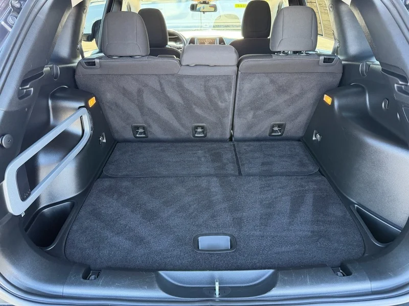 Used 2017 Granite Crystal M Jeep Latitude image 23
