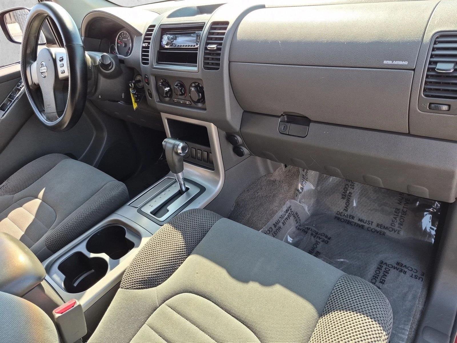 Used 2009 Red Brick Nissan S image 19
