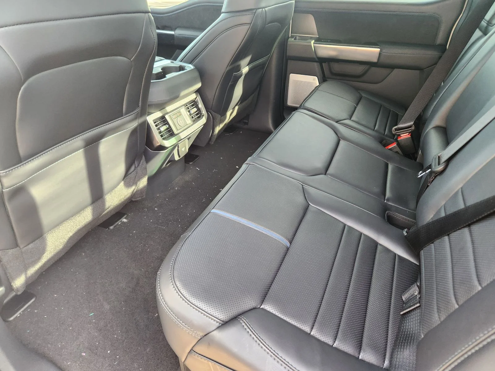 New 2026 Star White Metallic Tri-Coat Ford F-250® Platinum® image 21