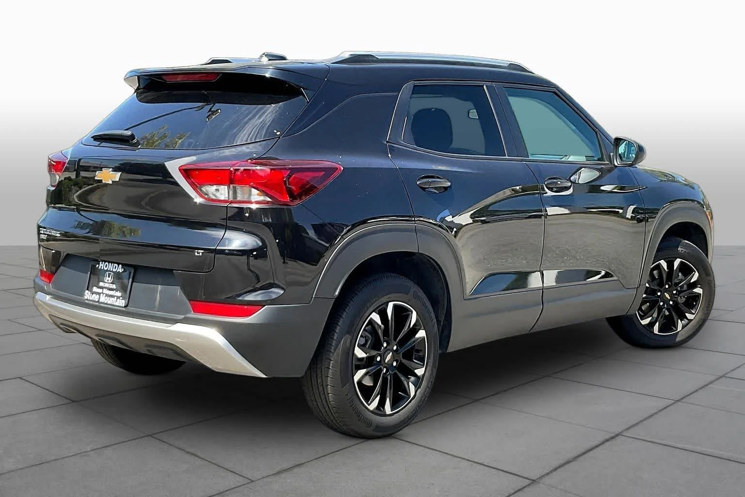 Used 2023 Mosaic Black Metallic Chevrolet LT image 25
