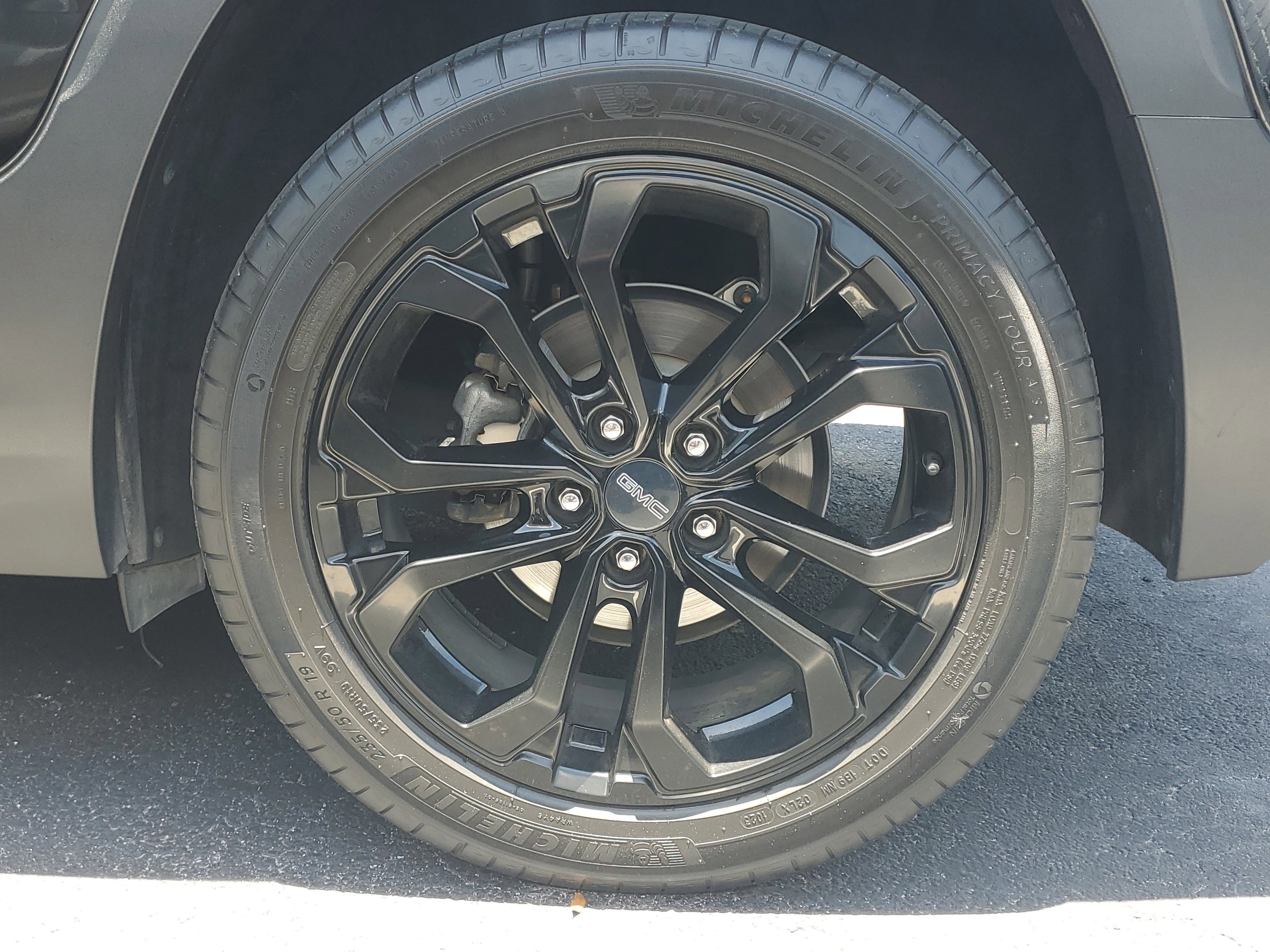 Used 2019 Ebony Twilight Metallic GMC SLT image 5