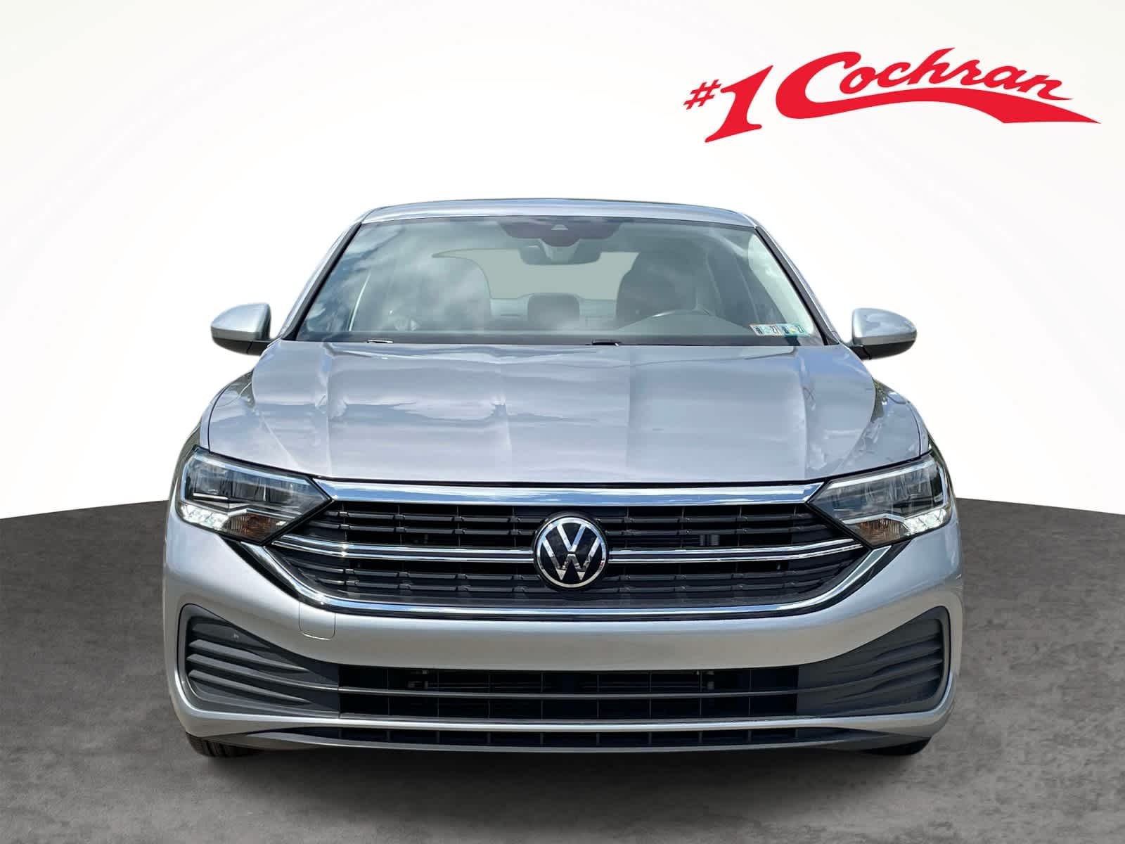 Used 2024 Pyrite Silver Metallic Volkswagen SE image 17