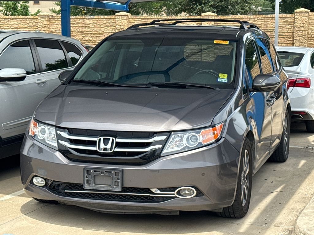 2014 Honda Odyssey Touring's photo