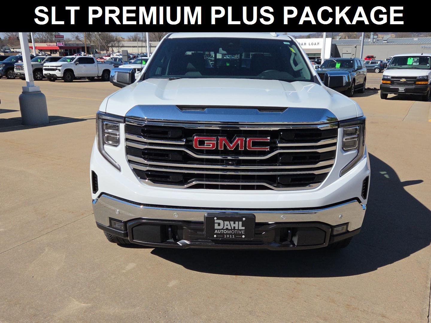 Used 2022 GMC Sierra 1500 SLT with VIN 3GTUUDELXNG507314 for sale in Winona, Minnesota