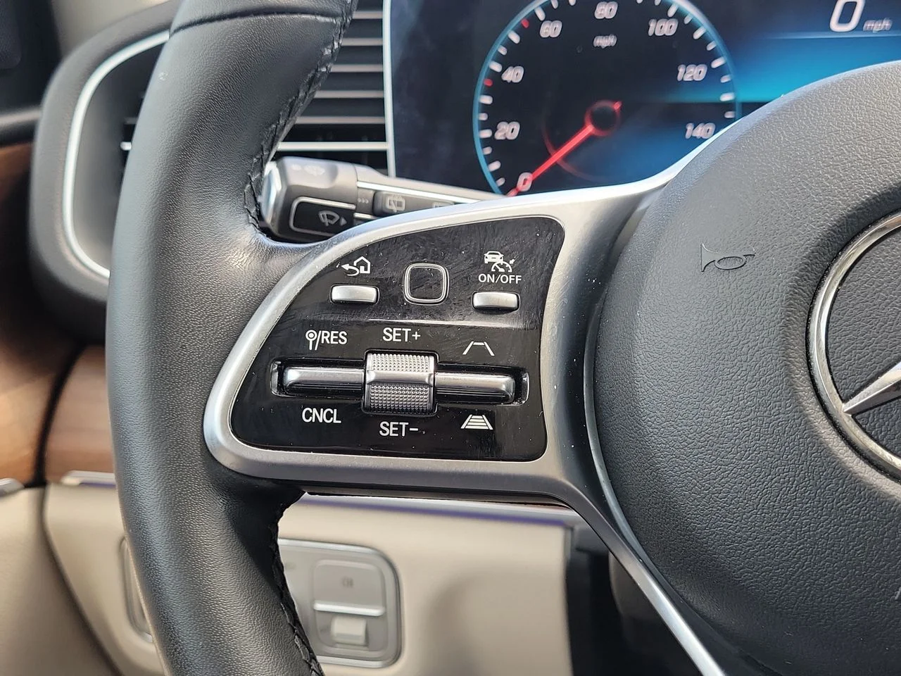 Certified Used 2022  Mercedes-Benz GLE 350 image 31