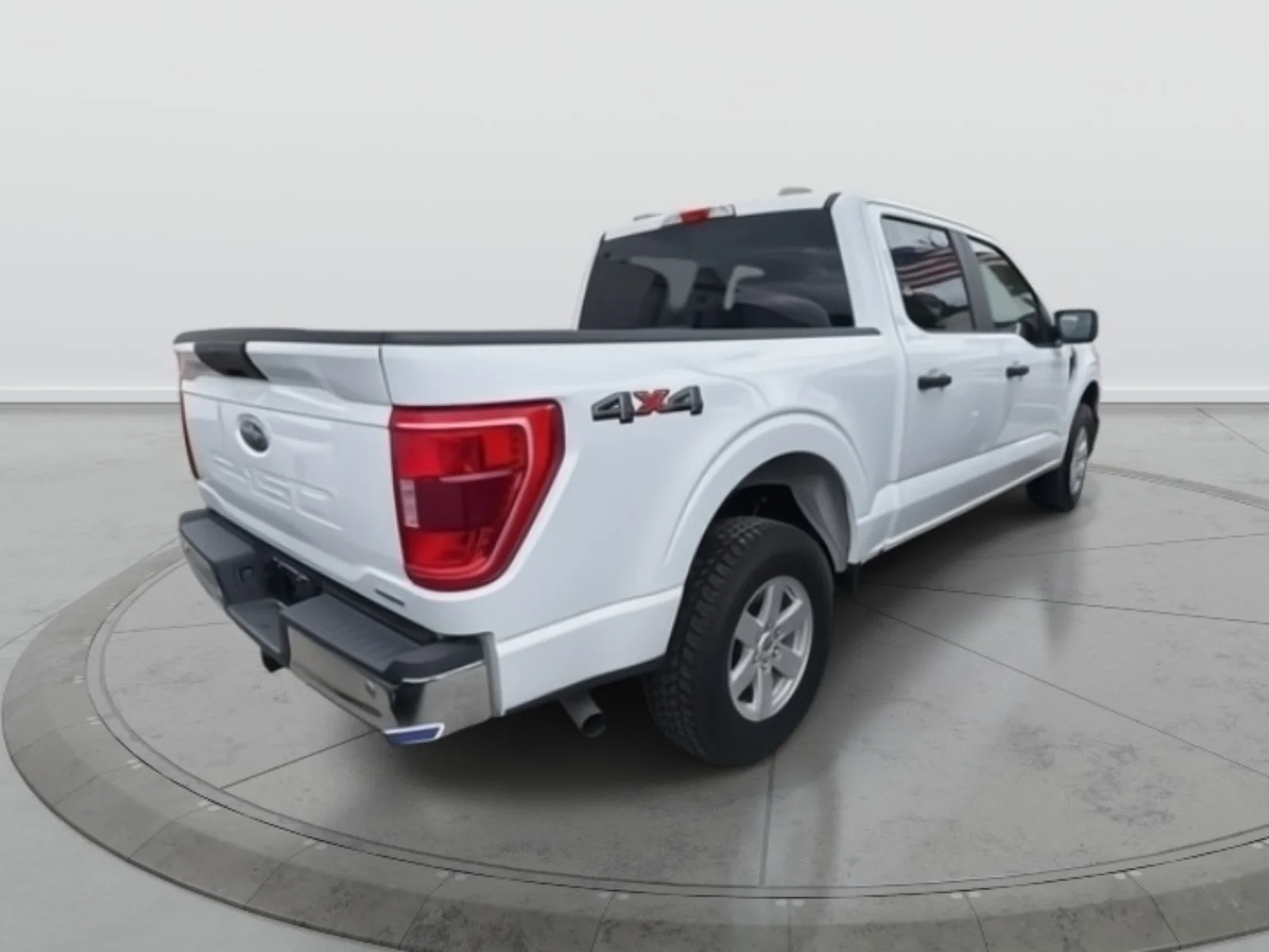 Used 2022 White Ford XLT image 4