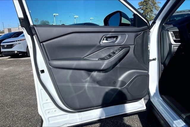 New 2026 Nissan Rogue SV 4D Sport Utility